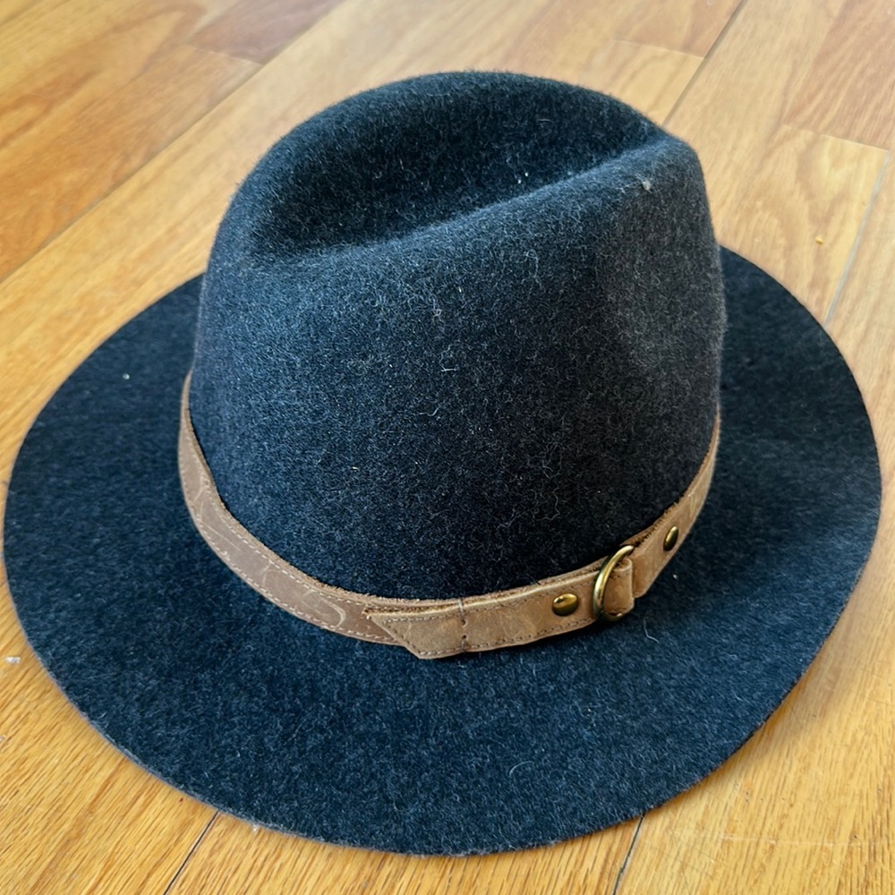 Frye 100% wool women’s hat